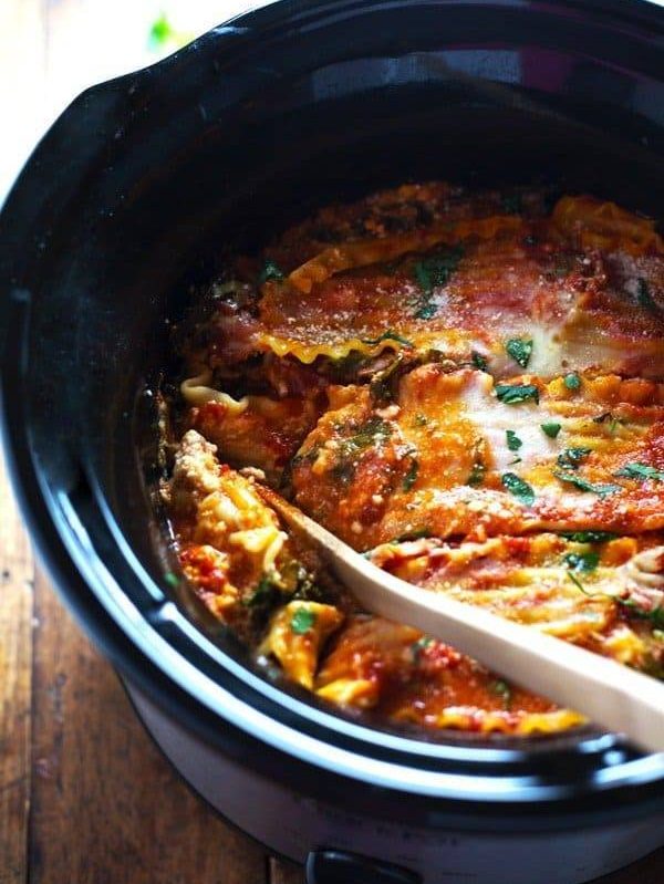 Super Easy Skinny Veggie Crockpot Lasagna - a handful of simple ingredients for a healthy family dinner. | https://no-exerci.today